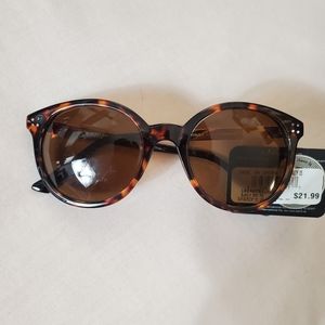 NWT Foster Grant BlakelyTortoise, Gold Sunglasses